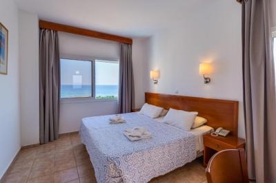 Habitaci&oacute;n Doble con vistas laterales al mar - 1 o 2 camas 1