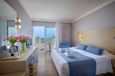 Double or Twin Room with Sea View 2