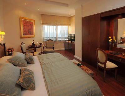 Two-Bedroom Penthouse Suite 7