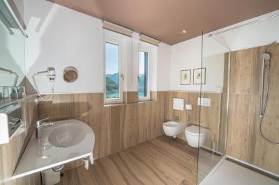 Suite with Lake View 2