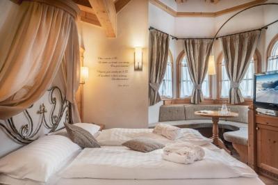 Deluxe Double or Twin Room 3