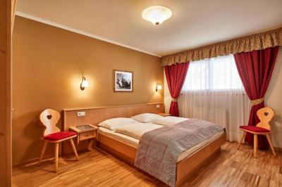 One-Bedroom Apartment with Balcony - Annex 1