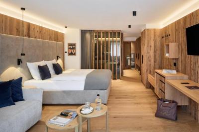 Deluxe Suite 5