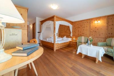 Double Room with Balcony 1