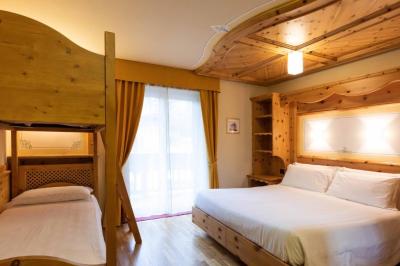 Standard Quadruple Room 6