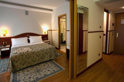 Suite with Lateral Sea view 3