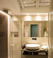 Executive Suite with City View 3