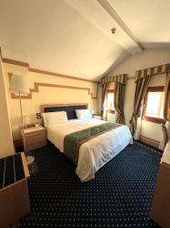 Large Double Room 6