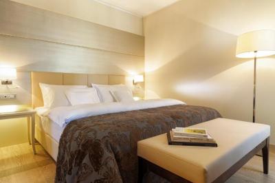 Superior King Suite 10
