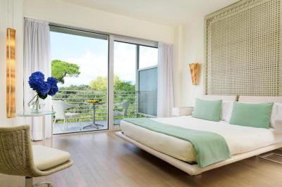 Deluxe Junior Suite 5