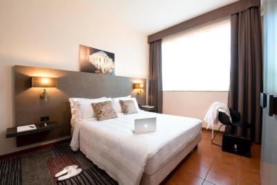 Camera Familiare con Bagno Privato - Dependance 3