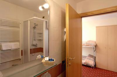 Chambre Triple Deluxe 8
