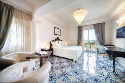 Deluxe Double or Twin Room 6