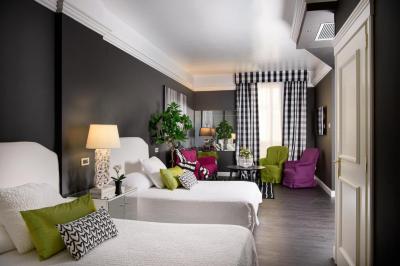 Junior Suite with Spa Bath 4