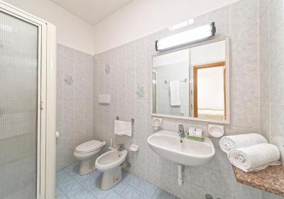 Double or Twin Room with Garden View 1