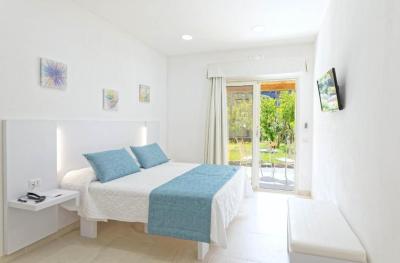 Superior Double or Twin Room with Garden View 4