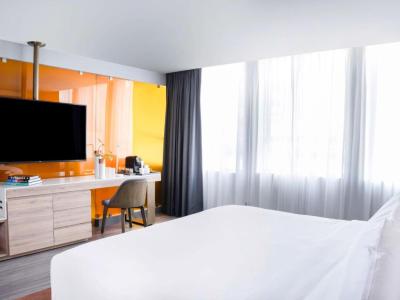 Superior King Room 2