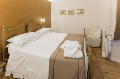 Junior Suite with Spa Access 5