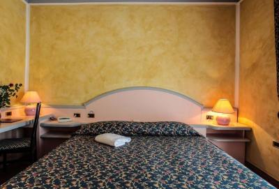 Two Connecting Double Rooms 5