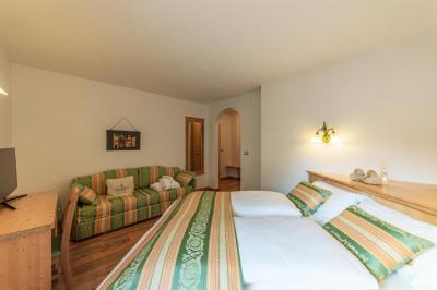 Deluxe Room 3