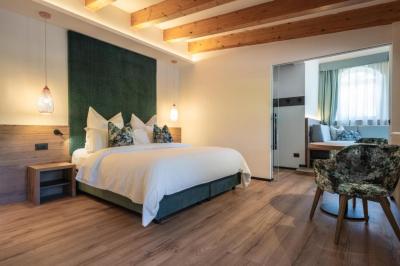 Deluxe Junior Suite 5