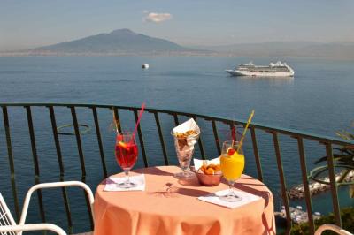 Junior Suite with Sea View 4