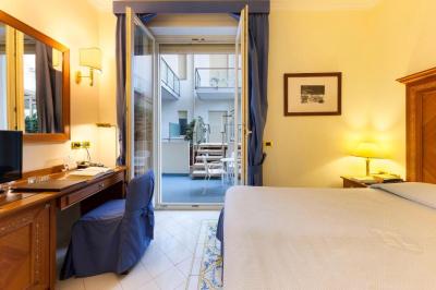 Double Room with Internal View 7