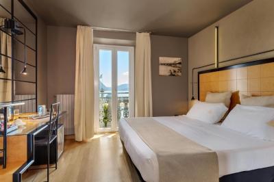 Double Room with Lake View 2