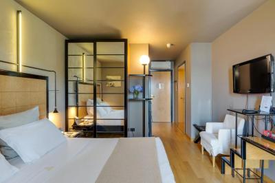 Superior Single Room with Lake View 11