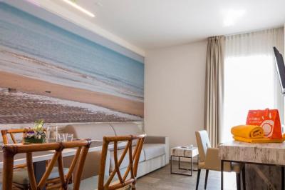 One-Bedroom Apartment 8