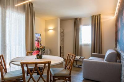 Apartment with Sea View 9