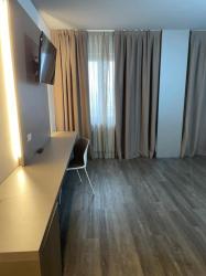 Deluxe Room 6