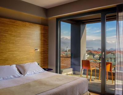 Executive Double Room with Lake View 5