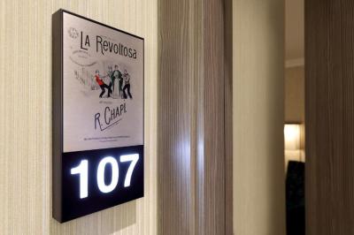 Deluxe Room 2