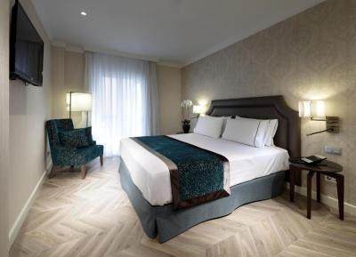 Deluxe Double Room with Terrace 3
