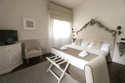 Classic Double or Twin Room with Spa Access 4