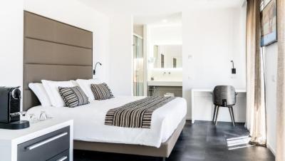 Suite with Beach Access 9