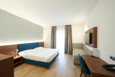 Standard Single Room 4