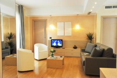 One-Bedroom Apartment with Balcony 7