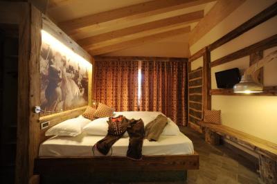 Suite with Mountain View 2