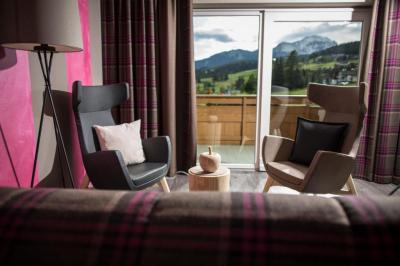 Junior Suite with Balcony 4