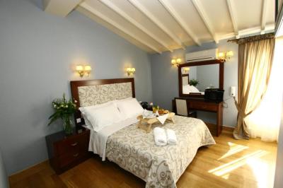 Executive Room with Balcony and Sea View 2