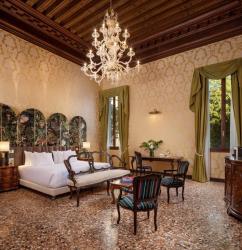 Junior Suite with Extra Bed (2 Adults + 1 Child) 7