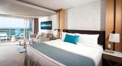 Junior Suite King with Ocean View 2