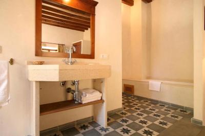 Suite 2