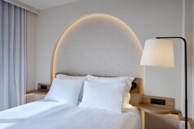 Deluxe Comfort Room 5