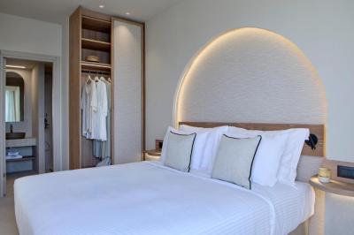Deluxe Suite Sea View 9