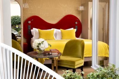 Deluxe Double Room with Terrace and with Private Hammam Access 4
