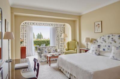 Family Room 7