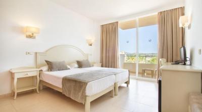 Doppelzimmer mit Balkon (2 Erwachsene + 1 Kind) 2